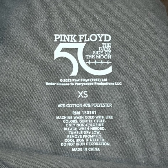 NWT Grayson Threads boxy cropped Pink Floyd sweatshirt Size XS - Picture 2 of 4